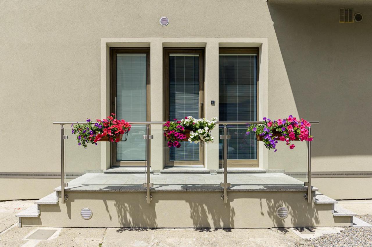 Le Rondini Hotell Tirano Exteriör bild